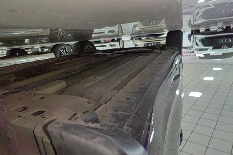 Used Nissan Tiida 2016 1.6L CVT Cool Dynamic Edition Right Side Sill