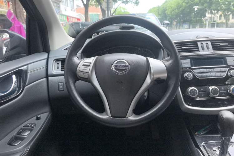 Used Nissan Tiida 2016 1.6L CVT Cool Dynamic Edition Steering Wheel