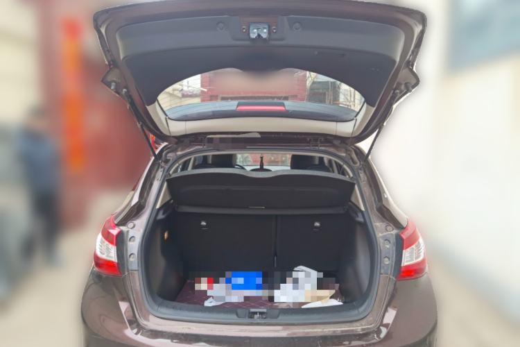 Used Nissan Tiida 2016 1.6L CVT Smart Drive Edition Trunk