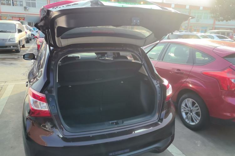 Used Nissan Tiida 2016 1.6L CVT Smart Drive Edition Trunk