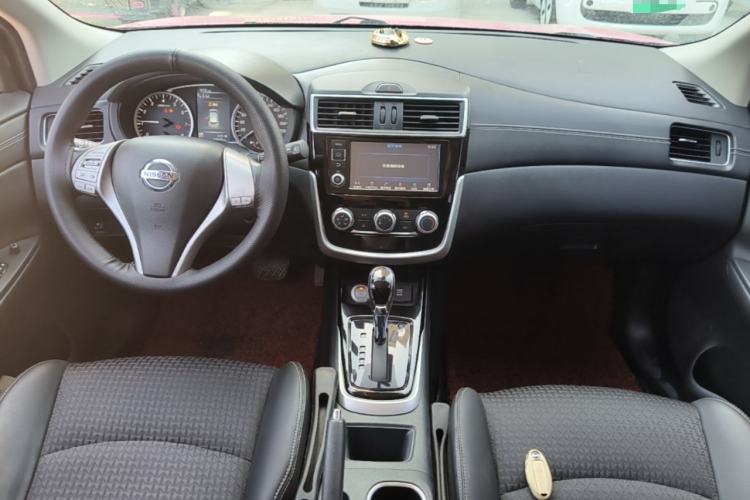 Used Nissan Tiida 2016 1.6L CVT Smart Drive Edition Center Console