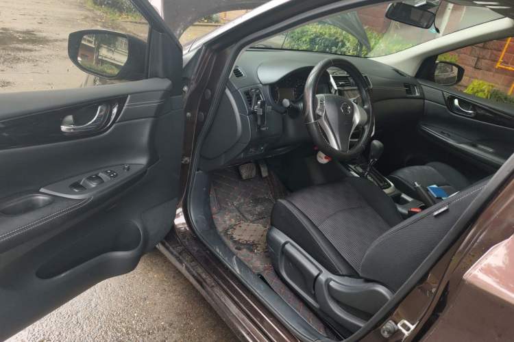 Used Nissan Tiida 2016 1.6L CVT Cool Dynamic Edition Driver Seat
