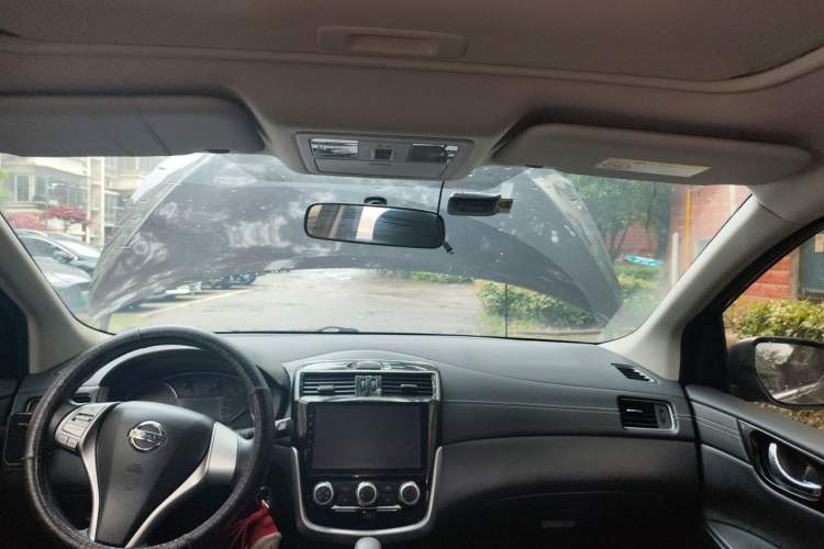 Used Nissan Tiida 2016 1.6L CVT Cool Dynamic Edition Headliner