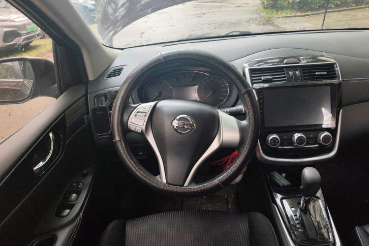 Used Nissan Tiida 2016 1.6L CVT Cool Dynamic Edition Steering Wheel