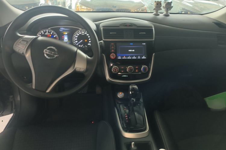 Used Nissan Tiida 2016 1.6L CVT Smart Drive Edition Center Console