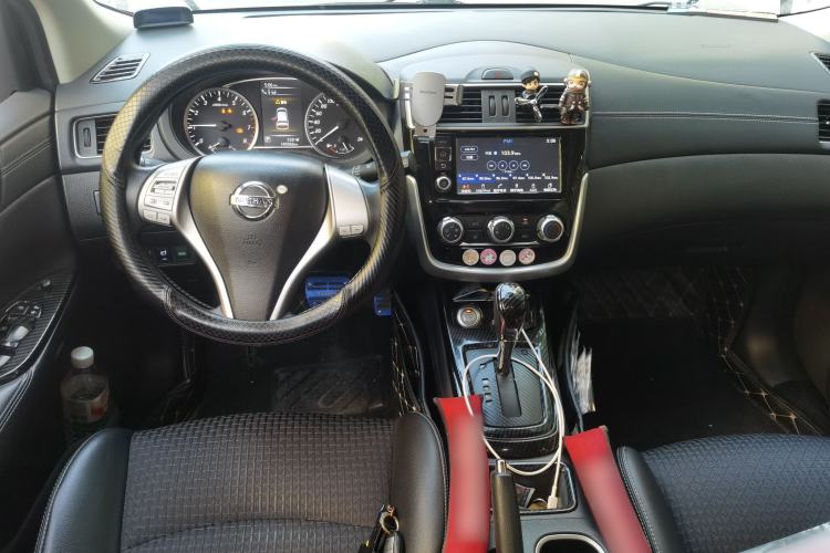 Used Nissan Tiida 2016 1.6L CVT Smart Drive Edition Center Console