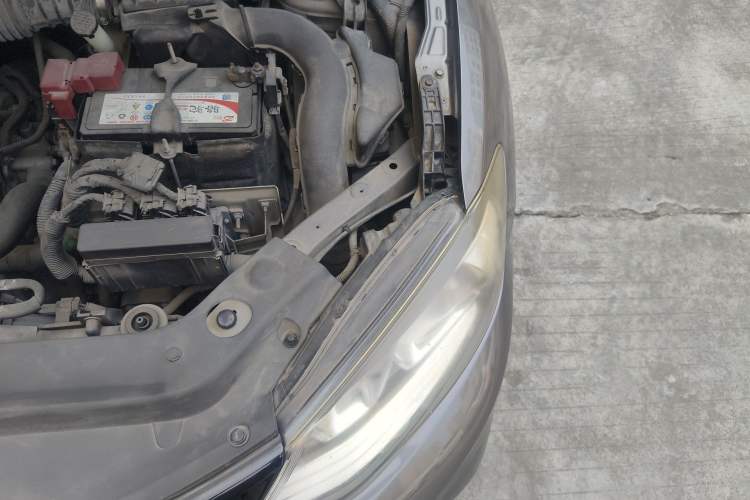 Used Nissan Tiida 2016 1.6L CVT Cool Dynamic Edition Engine Bay Left