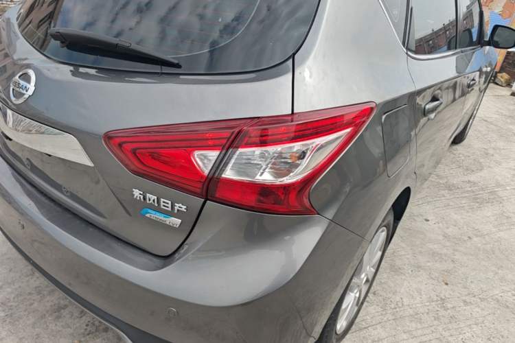 Used Nissan Tiida 2016 1.6L CVT Cool Dynamic Edition Exterior 3
