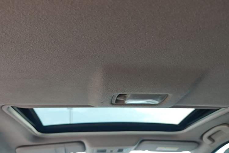 Used Nissan Tiida 2016 1.6L CVT Cool Dynamic Edition Headliner