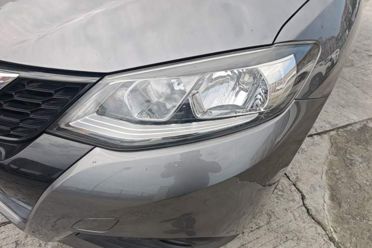 Used Nissan Tiida 2016 1.6L CVT Cool Dynamic Edition Left Front Headlight