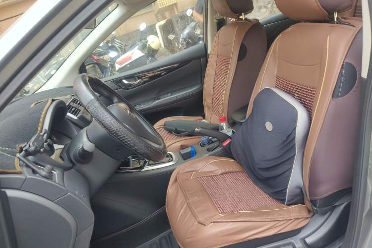 Used Nissan Tiida 2016 1.6L CVT Cool Dynamic Edition Left Front Seat