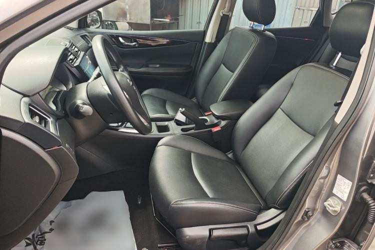 Used Nissan Tiida 2016 1.6L CVT Cool Dynamic Edition Left Front Seat