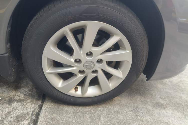 Used Nissan Tiida 2016 1.6L CVT Cool Dynamic Edition Right Front Wheel Hub