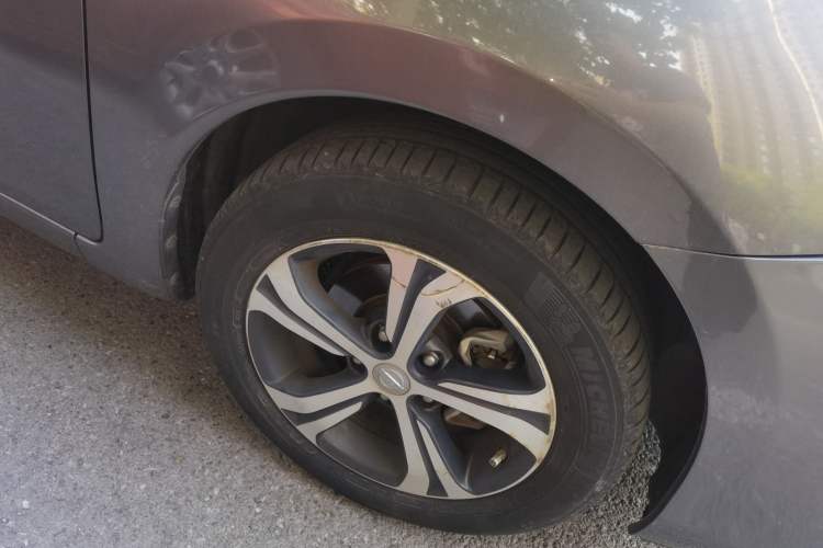 Used Nissan Tiida 2016 1.6L CVT Smart Drive Edition Right Front Wheel Hub