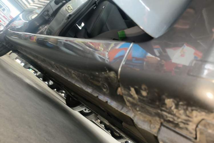 Used Nissan Tiida 2016 1.6L CVT Smart Drive Edition Right Side Sill