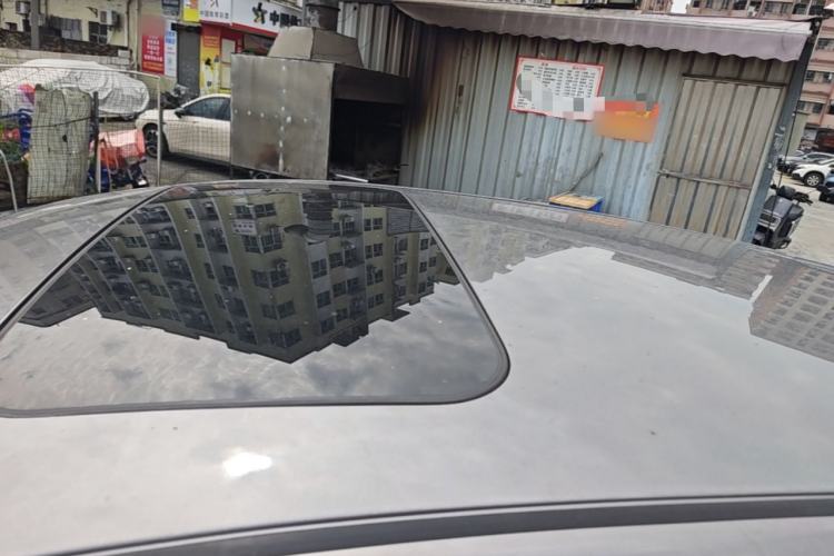 Used Nissan Tiida 2016 1.6L CVT Cool Dynamic Edition Roof