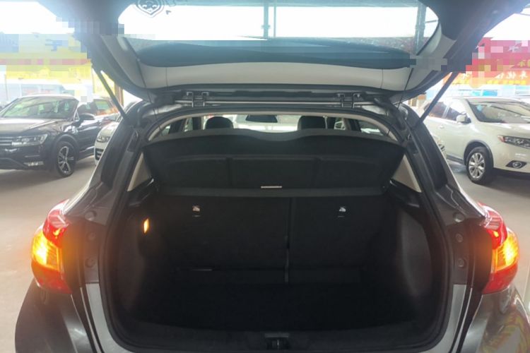 Used Nissan Tiida 2016 1.6L CVT Smart Drive Edition Trunk