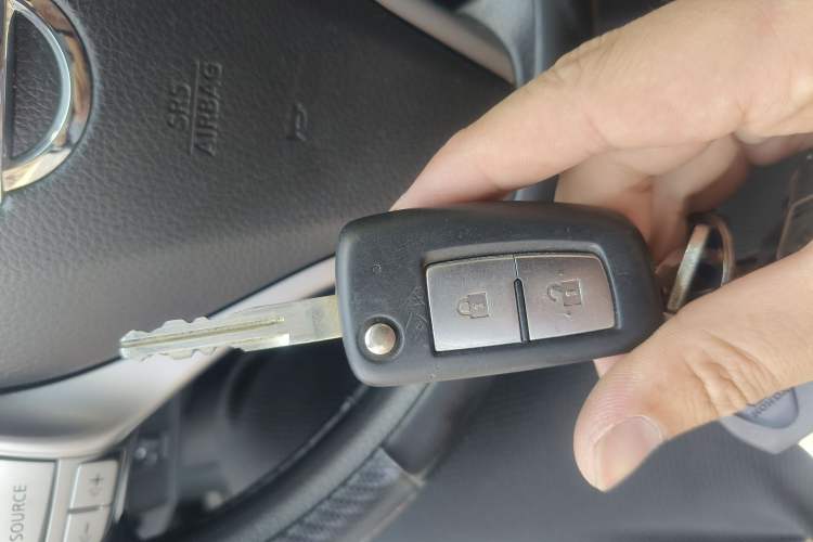 Used Nissan Tiida 2016 1.6L CVT Cool Dynamic Edition Vehicle Key