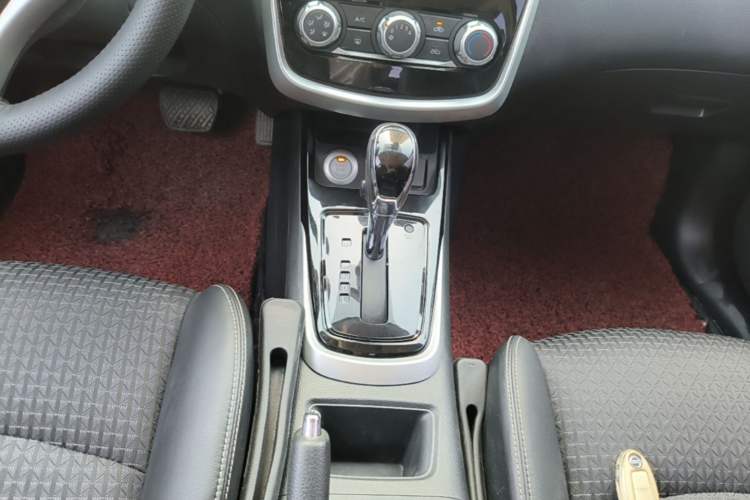 Used Nissan Tiida 2016 1.6L CVT Smart Drive Edition Gear Lever