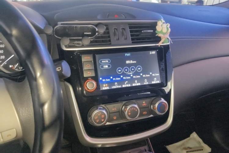Used Nissan Tiida 2016 1.6L CVT Smart Drive Edition Audio And AC Panel
