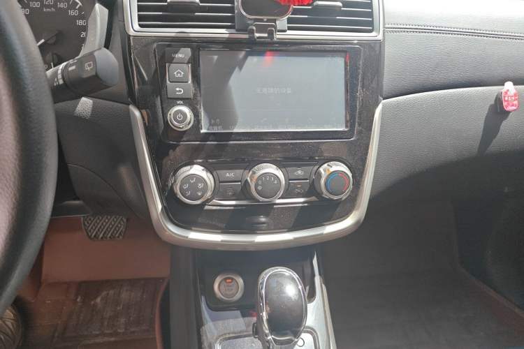 Used Nissan Tiida 2016 1.6L CVT Smart Drive Edition Audio And AC Panel