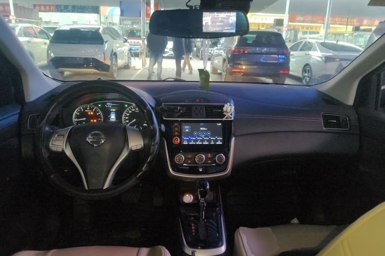 Used Nissan Tiida 2016 1.6L CVT Smart Drive Edition Center Console
