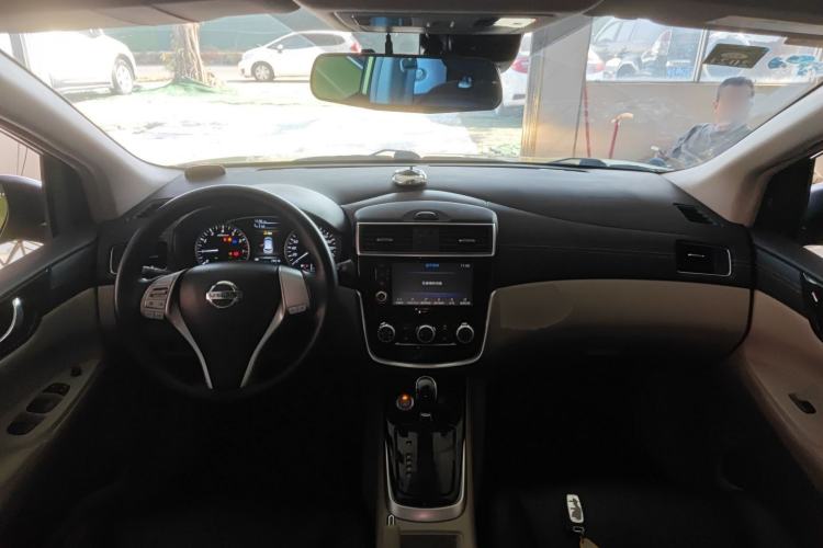 Used Nissan Tiida 2016 1.6L CVT Smart Drive Edition Center Console