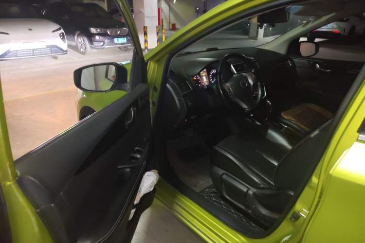 Used Nissan Tiida 2016 1.6L CVT ZhiZun Edition Driver Seat