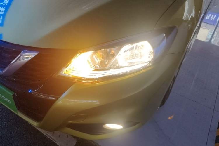 Used Nissan Tiida 2016 1.6L CVT Smart Drive Edition Left Front Headlight