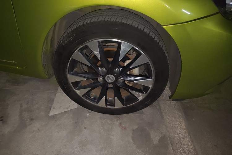 Used Nissan Tiida 2016 1.6L CVT ZhiZun Edition Right Front Wheel Hub