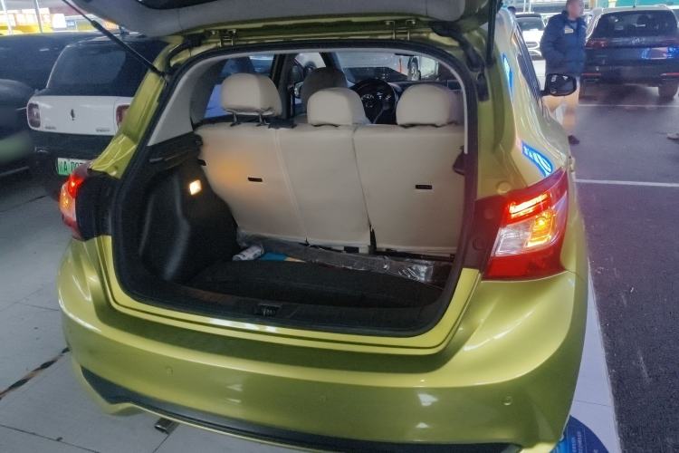 Used Nissan Tiida 2016 1.6L CVT Smart Drive Edition Trunk