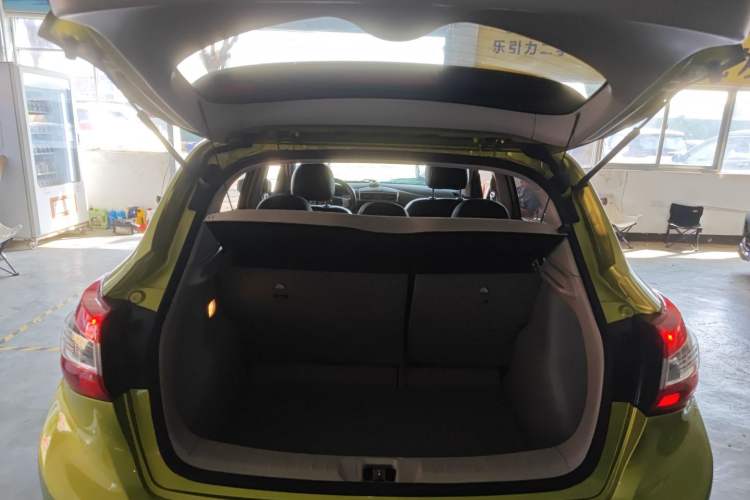 Used Nissan Tiida 2016 1.6L CVT Smart Drive Edition Trunk