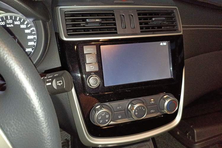 Used Nissan Tiida 2016 1.6L CVT Smart Drive Edition Audio And AC Panel