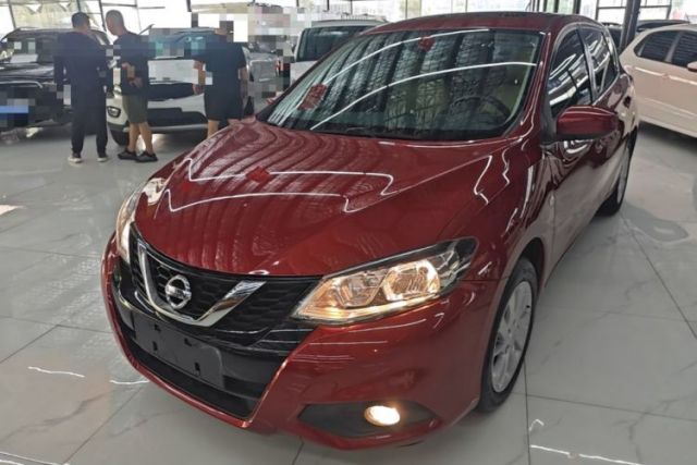 Ojetý Nissan Tiida 2016 1.6L CVT Cool Dynamic Edition