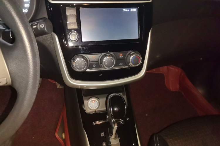 Used Nissan Tiida 2016 1.6L CVT Smart Drive Edition Audio And AC Panel