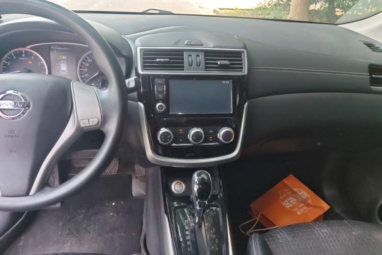 Used Nissan Tiida 2016 1.6L CVT Smart Drive Edition Audio And AC Panel