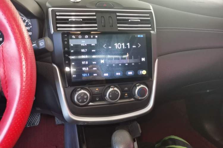 Used Nissan Tiida 2016 1.6L CVT Cool Dynamic Edition Audio And AC Panel