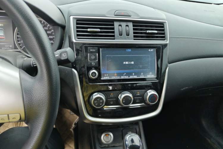 Used Nissan Tiida 2016 1.6L CVT Smart Drive Edition Audio And AC Panel