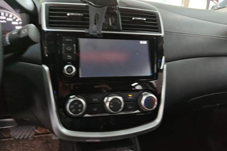 Used Nissan Tiida 2016 1.6L CVT Smart Drive Edition Audio And AC Panel