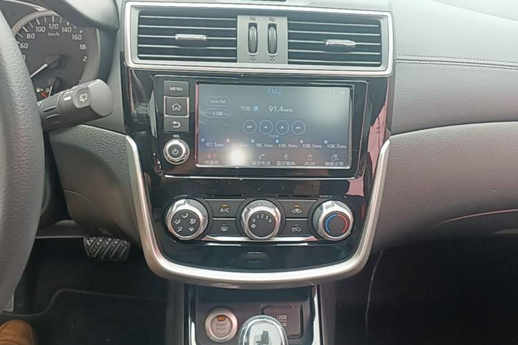 Used Nissan Tiida 2016 1.6L CVT Smart Drive Edition Audio And AC Panel