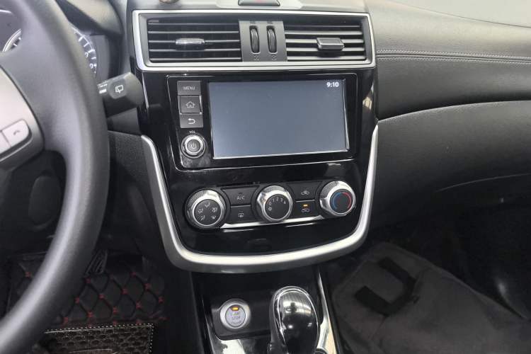 Used Nissan Tiida 2016 1.6L CVT Smart Drive Edition Audio And AC Panel