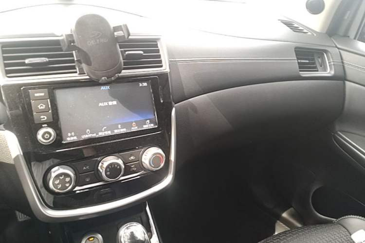 Used Nissan Tiida 2016 1.6L CVT Smart Drive Edition Audio And AC Panel