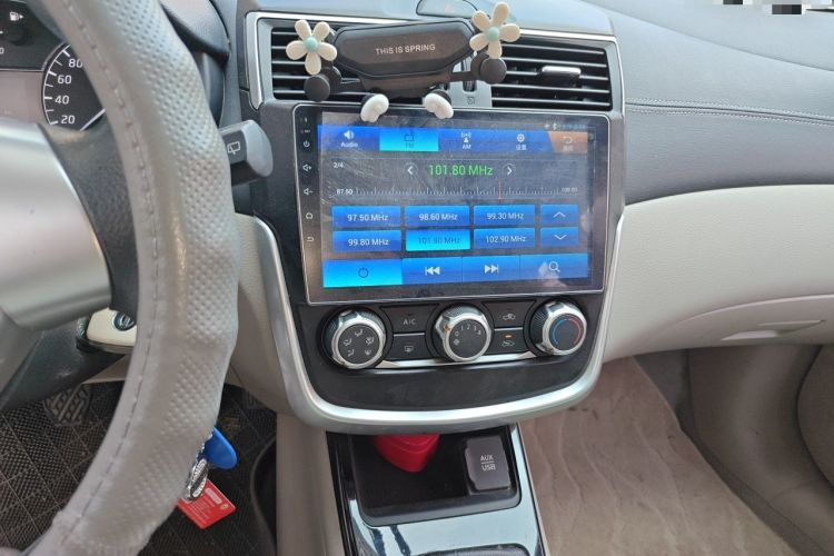 Used Nissan Tiida 2016 1.6L Manual Joyride Edition Audio And AC Panel