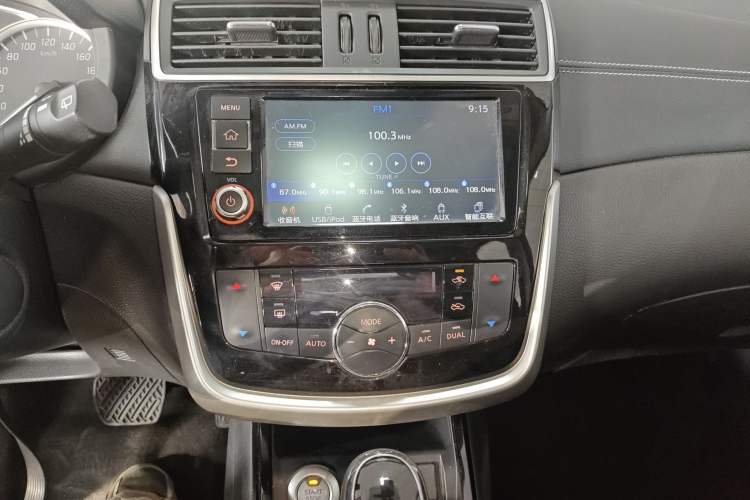 Used Nissan Tiida 2016 1.6L CVT ZhiZun Edition Audio And AC Panel