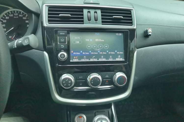 Used Nissan Tiida 2016 1.6L CVT Smart Drive Edition Audio And AC Panel