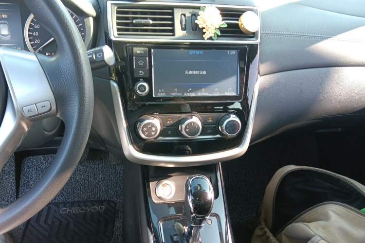 Used Nissan Tiida 2016 1.6L CVT Smart Drive Edition Audio And AC Panel
