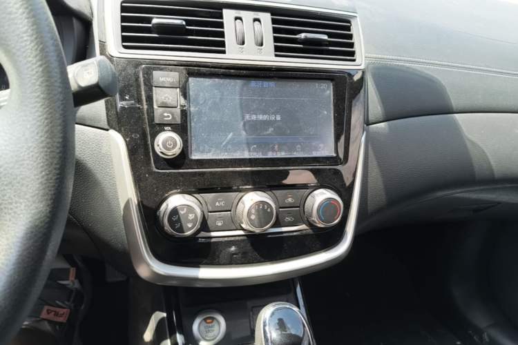 Used Nissan Tiida 2016 1.6L CVT Smart Drive Edition Audio And AC Panel