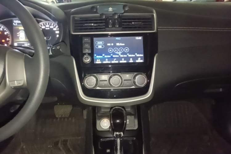 Used Nissan Tiida 2016 1.6L CVT Smart Drive Edition Audio And AC Panel