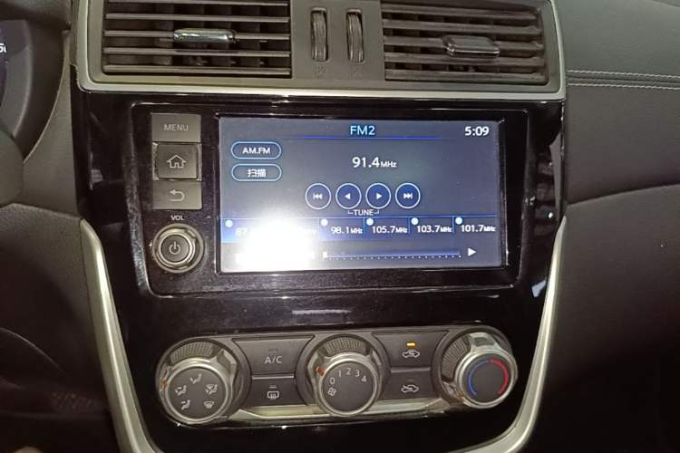 Used Nissan Tiida 2016 1.6L CVT Smart Drive Edition Audio And AC Panel