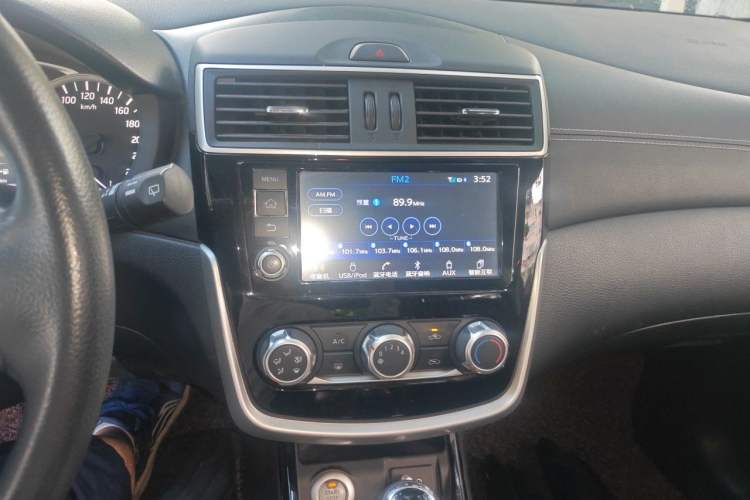 Used Nissan Tiida 2016 1.6L CVT Smart Drive Edition Audio And AC Panel